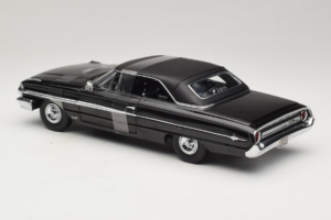 Ford Galaxie 500 Men in Black 3 Movie GreenLight 1:18 15301 Diecast - image 5 of 6