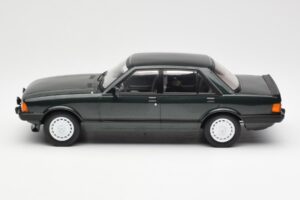 Ford Granada Mk2 2.8 Injection Dark Green MCG 1:18 MCG18263 Diecast - image 3 of 6