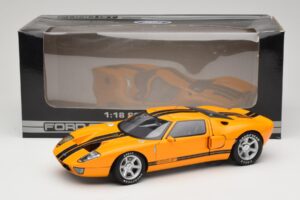 Ford GT Orange Beanstalk Group 1:18 0686500597 Diecast - image 8 of 8