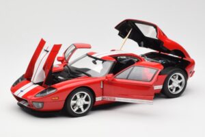 Ford GT Red AUTOart 1:18 73021 Diecast - image 2 of 8