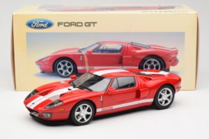 Ford GT Red AUTOart 1:18 73021 Diecast - image 8 of 8