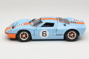 Ford GT40 Gulf #6 J. Ickx / J. Oliver 24 Hours of Le Mans 1969 Eagles Race 1:18 300600 Diecast - image 4 of 8