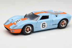 Ford GT40 Gulf #6 J. Ickx / J. Oliver 24 Hours of Le Mans 1969 Eagles Race 1:18 300600 Diecast