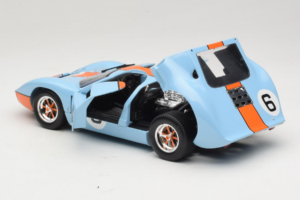 Ford GT40 Gulf #6 J. Ickx / J. Oliver 24 Hours of Le Mans 1969 Eagles Race 1:18 300600 Diecast - image 5 of 8