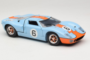 Ford GT40 Gulf #6 J. Ickx / J. Oliver 24 Hours of Le Mans 1969 Eagles Race 1:18 300600 Diecast - image 6 of 8