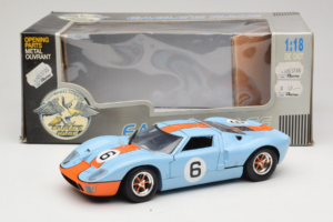 Ford GT40 Gulf #6 J. Ickx / J. Oliver 24 Hours of Le Mans 1969 Eagles Race 1:18 300600 Diecast - image 8 of 8