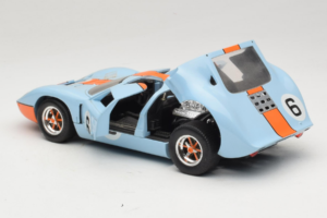 Ford GT40 Gulf #6 J. Ickx / J. Oliver 24 Hours of Le Mans 1969 Revell 1:18 48824 Diecast - image 5 of 8