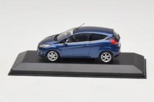 Ford Ka Dark Blue Metallic Minichamps 1:43 FORD004 Diecast