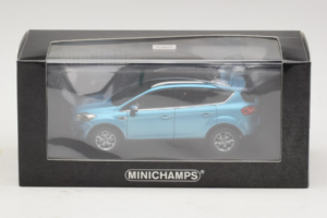 Ford Kuga Mk1 Blue Metallic Minichamps 1:43 400087201 Diecast - image 4 of 4