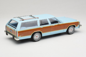 Ford LTD Country Squire Charlie's Angels Movie GreenLight 1:18 19066 Diecast - image 3 of 8