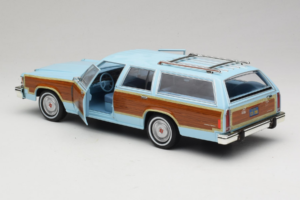 Ford LTD Country Squire Charlie's Angels Movie GreenLight 1:18 19066 Diecast - image 5 of 8