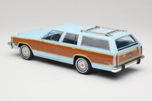 Ford LTD Country Squire Charlie's Angels Movie GreenLight 1:18 19066 Diecast - image 7 of 8