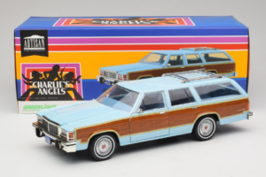 Ford LTD Country Squire Charlie's Angels Movie GreenLight 1:18 19066 Diecast - image 8 of 8