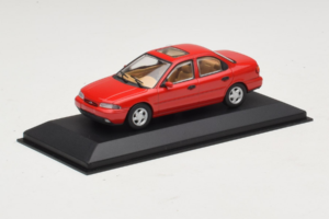 Ford Mondeo Mk1 Sedan Red Minichamps 1:43 82000 Diecast - image 2 of 4