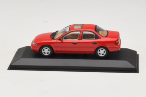 Ford Mondeo Mk1 Sedan Red Minichamps 1:43 82000 Diecast