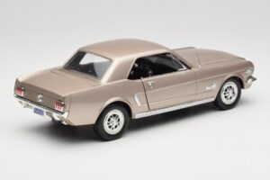 Ford Mustang 1964 1/2 Silver Mira 1:18 6127 Diecast - image 3 of 8