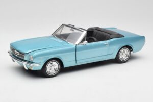 Ford Mustang Convertible Arcadian Blue Revell 1:18 8832-F1 Diecast
