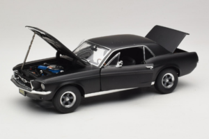 Ford Mustang Creed Movie GreenLight 1:18 13611 Diecast - image 2 of 8