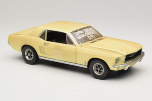 Ford Mustang Coupe Yellow The Walking Dead Greenlight 1:18 12958 Diecast - image 6 of 8