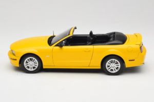 Ford Mustang GT S197 Convertible Screaming Yellow AUTOart 1:18 73062 Diecast - image 4 of 8