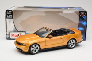 Ford Mustang GT S197 Convertible Gold Maisto 1:18 31158 Diecast - image 7 of 7