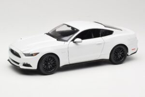 Ford Mustang GT S550 White Maisto 1:18 31197 Diecast