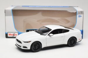 Ford Mustang GT S550 White Maisto 1:18 31197 Diecast - image 8 of 8