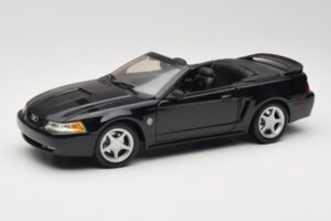 Ford Mustang GT SN95 Convertible Black Maisto 1:18 50328 Diecast