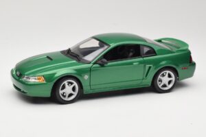 Ford Mustang GT SN95 Green Maisto 1:18 50326 Diecast