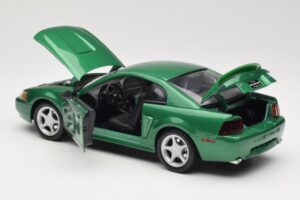Ford Mustang GT SN95 Green Maisto 1:18 50326 Diecast - image 5 of 8