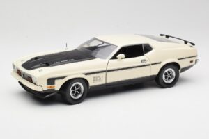 Ford Mustang Mach 1 White Sun Star 1:18 3602 Diecast