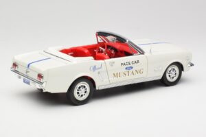 Ford Mustang Pace Car Wimbledon White Solido 1:18 81578 Diecast - image 3 of 8