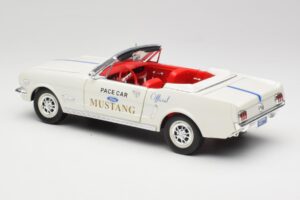 Ford Mustang Pace Car Wimbledon White Solido 1:18 81578 Diecast - image 7 of 8