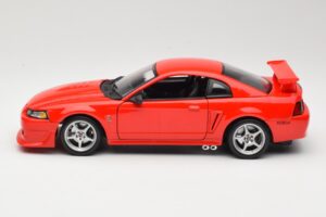 Ford Mustang SVT Cobra R SN95 Red Maisto 1:18 531872 Diecast - image 4 of 8