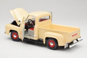 Ford Pickup Colonial White Road Legends 1:18 92148 Diecast - image 5 of 8