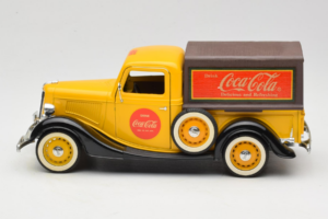 Ford Pick Up Michelin Solido 1:18 8024 Diecast - image 4 of 8