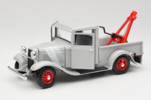 Ford Pick-Up Wrecker Grey Road Signature 1:18 92257 Diecast - image 2 of 8