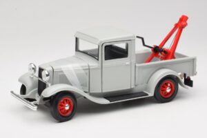 Ford Pick-Up Wrecker Grey Road Signature 1:18 92257 Diecast