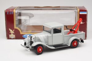 Ford Pick-Up Wrecker Grey Road Signature 1:18 92257 Diecast - image 8 of 8