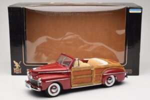 Ford Sportsman Red Road Signature 1:18 20048 Diecast - image 8 of 8