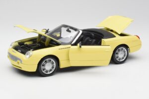 Ford Thunderbird Show Car Yellow Maisto 1:18 50335 Diecast - image 2 of 8