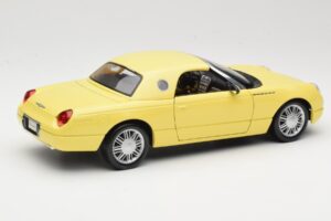 Ford Thunderbird Show Car Yellow Maisto 1:18 50336 Diecast - image 3 of 8
