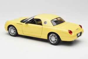 Ford Thunderbird Show Car Yellow Maisto 1:18 50336 Diecast - image 7 of 8