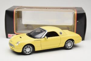 Ford Thunderbird Show Car Yellow Maisto 1:18 50336 Diecast - image 8 of 8