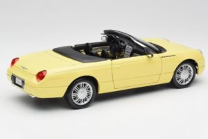 Ford Thunderbird Show Car Yellow Maisto 1:18 50335 Diecast - image 3 of 8
