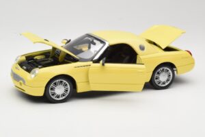 Ford Thunderbird Show Car Yellow Maisto 1:18 50336 Diecast - image 2 of 8