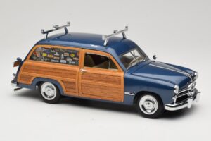 Ford Woody Station Wagon Bayview Blue Surf Shop Motor City 1:18 60002 Diecast - image 6 of 8