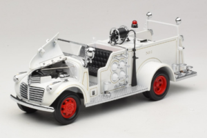 GMC Firetruck White Road Signature 1:18 20068 Diecast - image 2 of 9