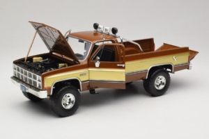 GMC K-2500 Sierra Grande Brown GreenLight 1:18 13560 Diecast - image 2 of 8