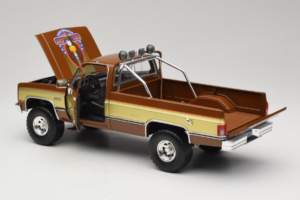 GMC K-2500 Sierra Grande Brown GreenLight 1:18 13560 Diecast - image 5 of 8